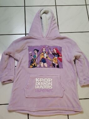 Like new "K-pop Demon Hunters" Hooded Pullover - Light Purple
